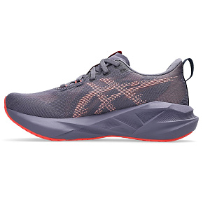 Кроссовки женские Asics: Novablast 5
